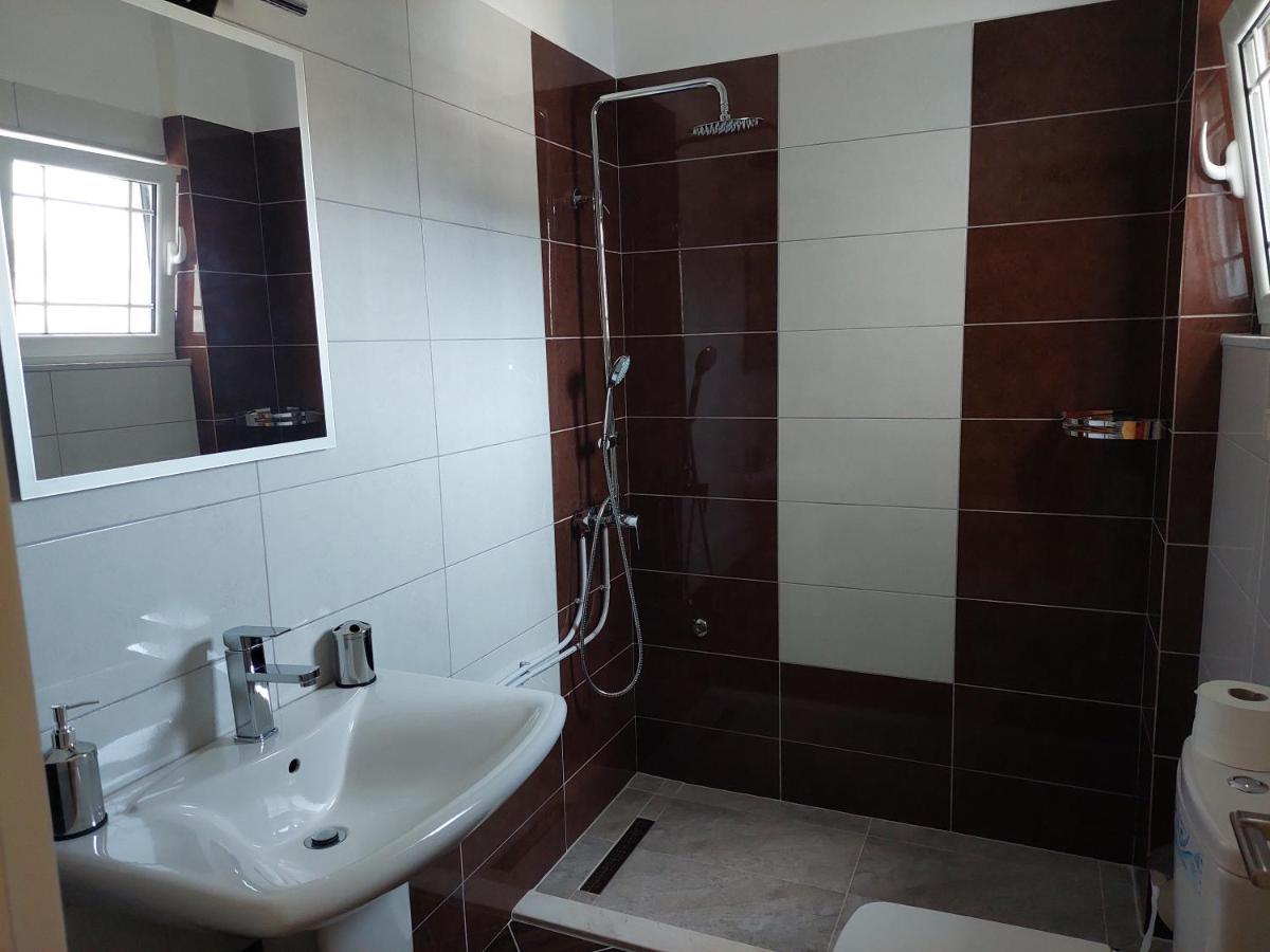 Emi'S Villa Ksamil Bagian luar foto