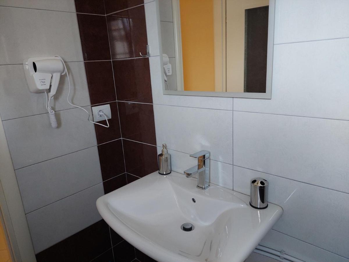 Emi'S Villa Ksamil Bagian luar foto