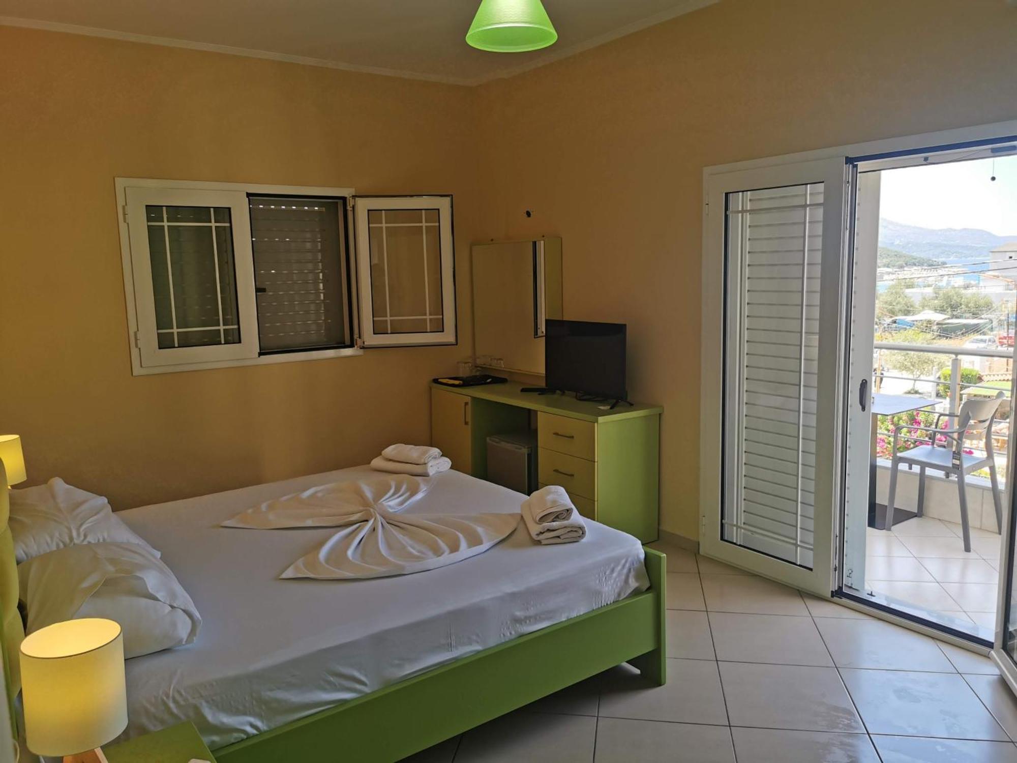 Emi'S Villa Ksamil Bagian luar foto